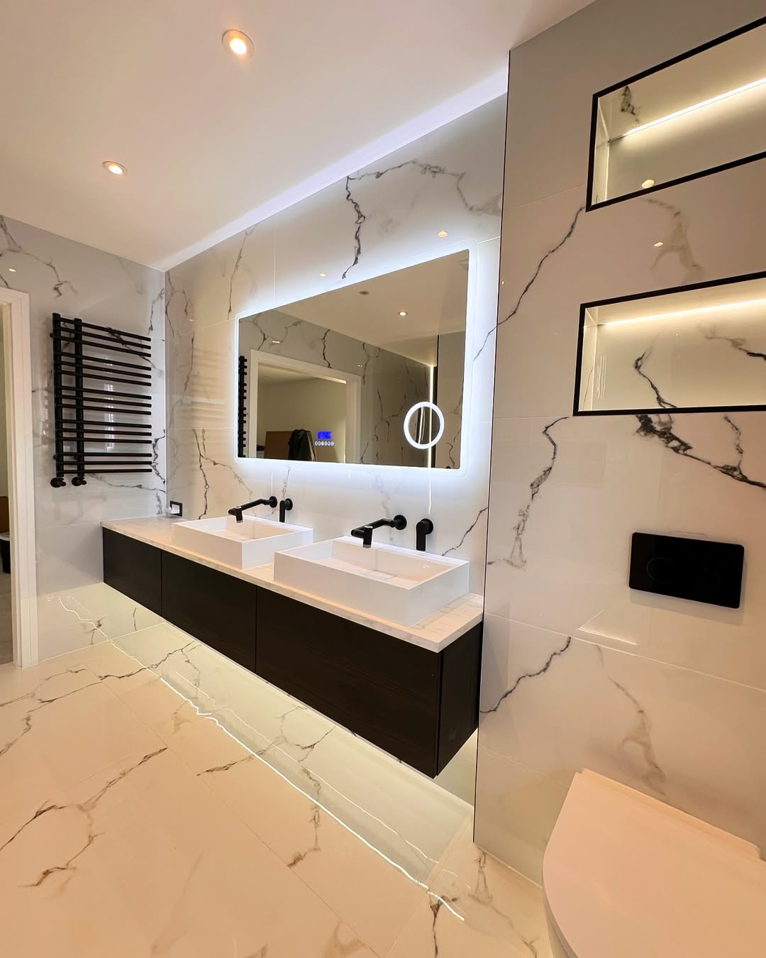 Glamorous bathroom